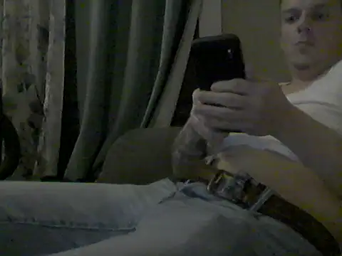 Snapshot of Rollinhard6969 chatting on December 28, 2024, 8:05 am Rollinhard6969 online show from December 28, 2024, 8:05 am