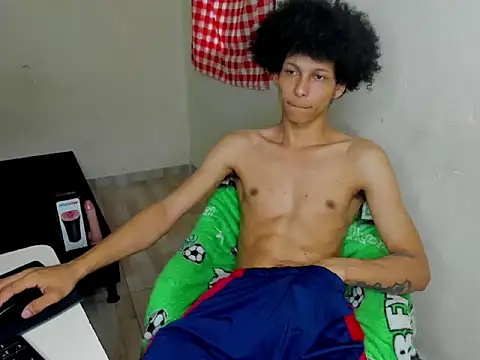 cardrey05 online show from September 25, 2025, 9:07 pm