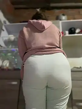 Emiily lee online show from January 24, 2025, 8:44 am