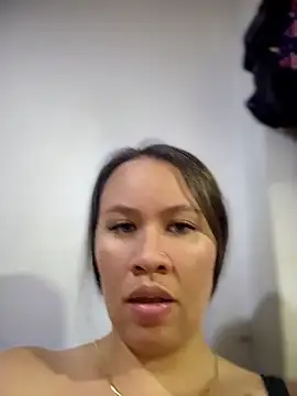 Snapshot of Emiily_lee chatting on May 28, 2026, 1:58 am Emiily lee online show from May 28, 2026, 1:58 am