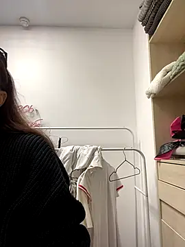 AnaWest online show from October 3, 2025, 6:21 am