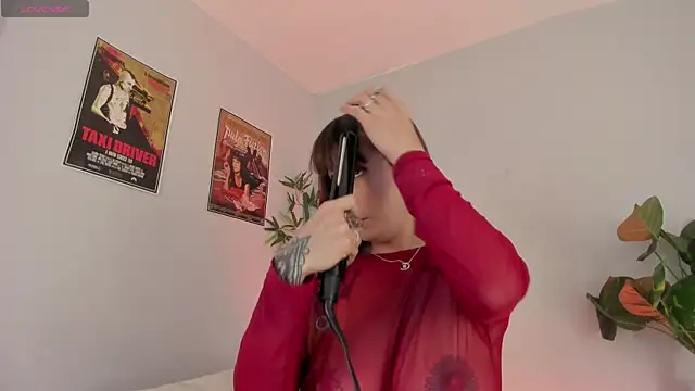 Snapshot of iriiina_veneno chatting on September 29, 2025, 9:52 pm iriiina veneno online show from September 29, 2025, 9:52 pm