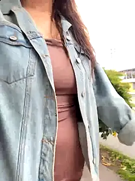 Snapshot of iriiina_veneno chatting on November 2, 2025, 3:03 pm iriiina veneno online show from November 2, 2025, 3:03 pm