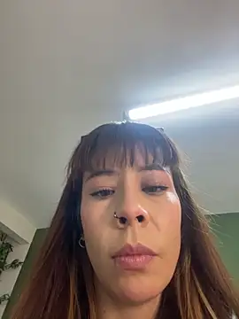 Snapshot of iriiina_veneno chatting on November 9, 2025, 3:10 pm iriiina veneno online show from November 9, 2025, 3:10 pm