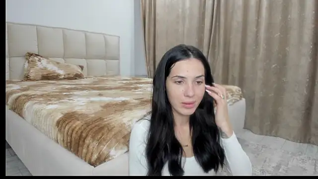 Emmapmg online show from October 18, 2025, 5:03 pm