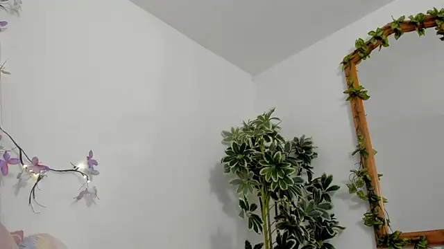 BonnieCute  online show from October 12, 2025, 11:48 pm