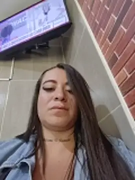 Alona Evans online show from June 5, 2026, 10:37 pm