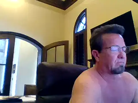 Snapshot of sluttydylan chatting on January 8, 2025, 8:29 pm sluttydylan online show from January 8, 2025, 8:29 pm
