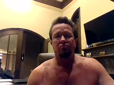 Snapshot of sluttydylan chatting on January 11, 2025, 9:47 am sluttydylan online show from January 11, 2025, 9:47 am