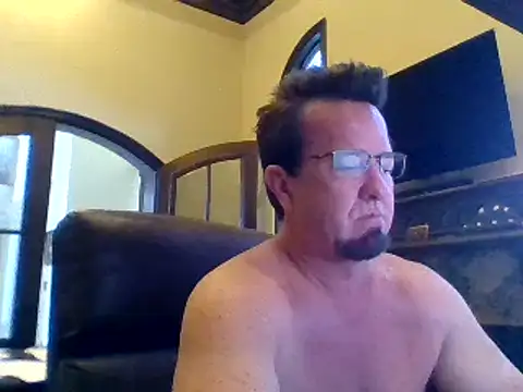 Snapshot of sluttydylan chatting on February 10, 2025, 9:25 pm sluttydylan online show from February 10, 2025, 9:25 pm