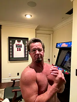 sluttydylan online show from December 1, 2025, 3:22 am