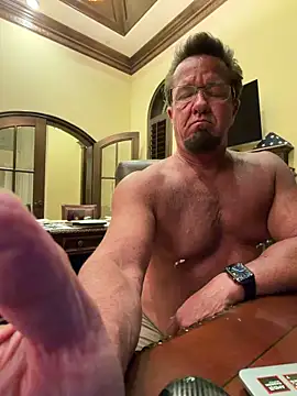 sluttydylan online show from June 7, 2026, 4:27 am