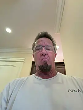 sluttydylan online show from June 26, 2026, 9:52 pm