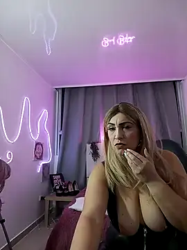 anyclark  online show from September 29, 2025, 11:31 pm