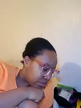 Snapshot of madamsensuale chatting on March 2, 2025, 1:26 am madamsensuale online show from March 2, 2025, 1:26 am