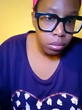 Snapshot of madamsensuale chatting on March 22, 2025, 12:17 am madamsensuale online show from March 22, 2025, 12:17 am