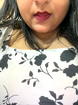 smile pretty online show from October 4, 2025, 9:02 pm