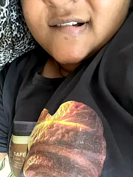 smile pretty online show from October 29, 2025, 5:58 pm