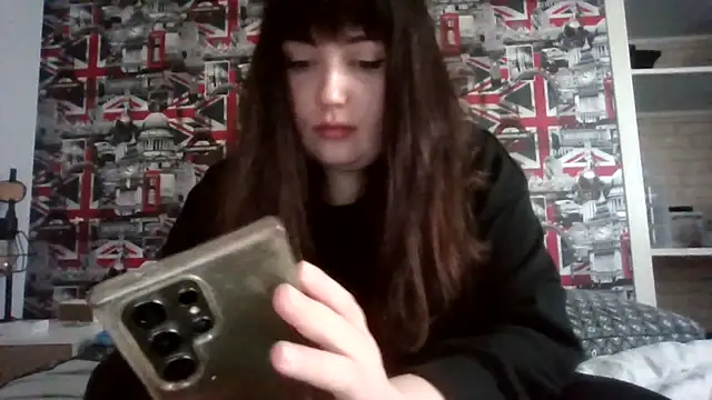 Lynylou online show from November 13, 2025, 3:55 pm