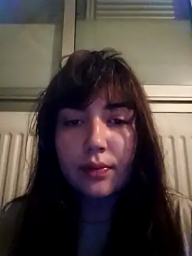 Lynylou online show from May 25, 2026, 2:50 am