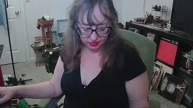 LilyLuscious online show from October 18, 2025, 5:35 pm