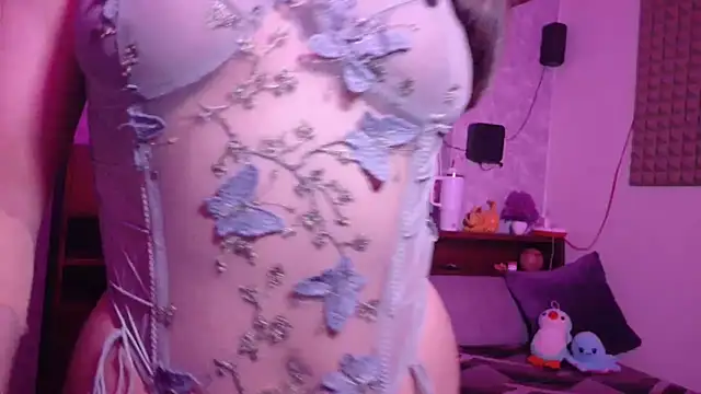 MidnightFlame online show from November 4, 2025, 8:19 pm