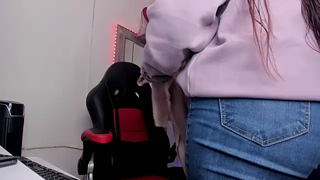 Snapshot of angel_hardy_dl chatting on February 21, 2025, 12:49 am angel hardy dl online show from February 21, 2025, 12:49 am