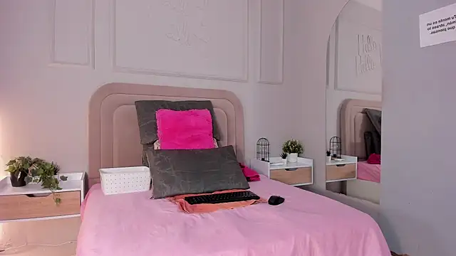 Maristxxr online show from December 19, 2025, 7:32 pm