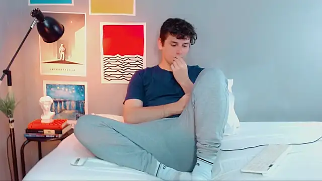 Elio555 online show from September 30, 2025, 6:24 pm