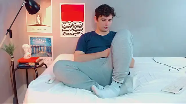 Elio555 online show from October 1, 2025, 7:42 pm