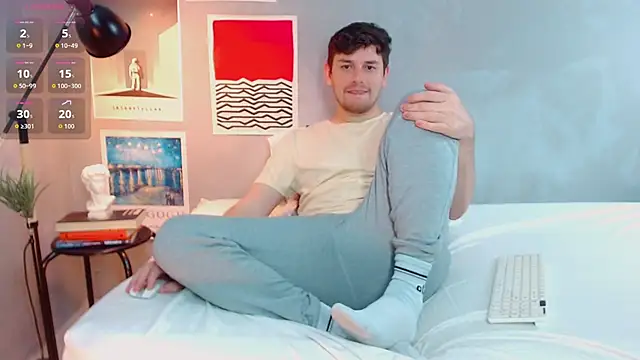 Elio555 online show from October 17, 2025, 8:44 pm