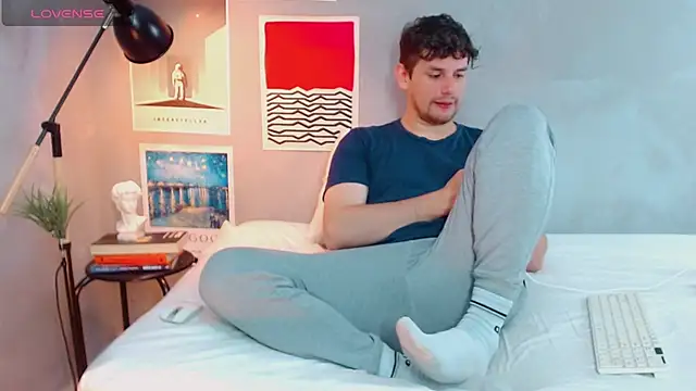 Elio555 online show from October 19, 2025, 5:13 pm