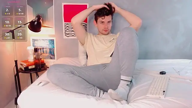 Elio555 online show from December 14, 2025, 7:40 pm