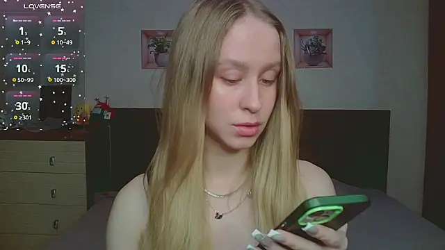 Lily  Devil online show from January 14, 2026, 3:39 pm