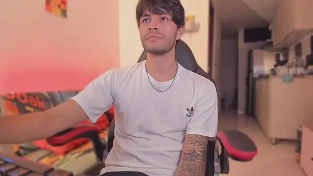 justin stark7 online show from November 7, 2025, 11:05 pm