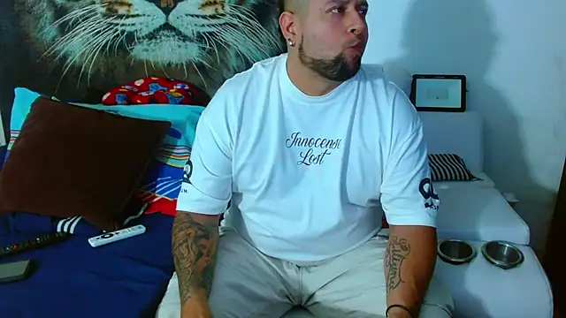 Snapshot of Michaell_Myerss_ chatting on October 30, 2025, 11:55 am Michaell Myerss online show from October 30, 2025, 11:55 am