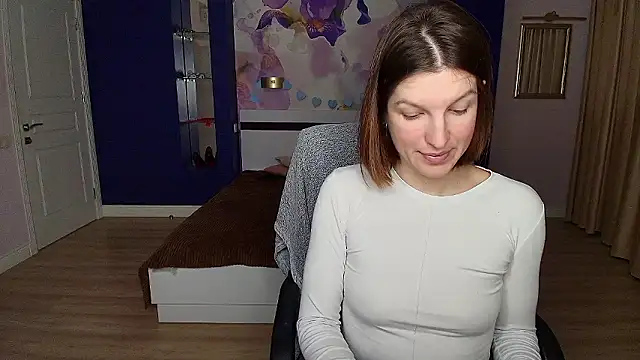 Snapshot of EmilyWalkeri chatting on December 3, 2024, 8:50 pm EmilyWalkeri online show from December 3, 2024, 8:50 pm