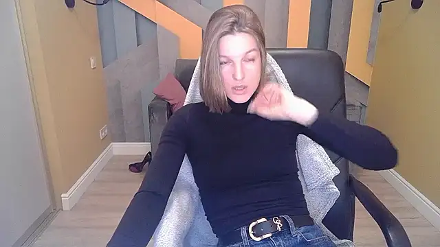 Snapshot of EmilyWalkeri chatting on December 8, 2024, 7:47 am EmilyWalkeri online show from December 8, 2024, 7:47 am