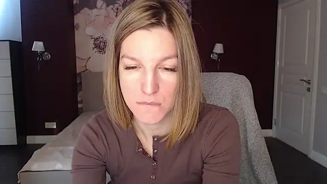 Snapshot of EmilyWalkeri chatting on January 8, 2025, 7:45 am EmilyWalkeri online show from January 8, 2025, 7:45 am