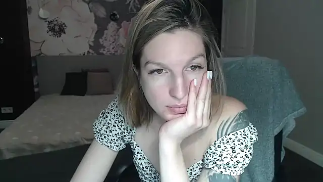 Snapshot of EmilyWalkeri chatting on January 14, 2025, 7:48 am EmilyWalkeri online show from January 14, 2025, 7:48 am
