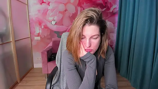 Snapshot of EmilyWalkeri chatting on January 28, 2025, 7:53 am EmilyWalkeri online show from January 28, 2025, 7:53 am