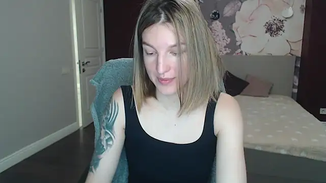 Snapshot of EmilyWalkeri chatting on January 29, 2025, 7:57 am EmilyWalkeri online show from January 29, 2025, 7:57 am
