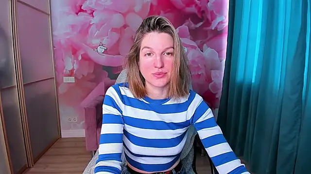 Snapshot of EmilyWalkeri chatting on February 2, 2025, 7:41 am EmilyWalkeri online show from February 2, 2025, 7:41 am