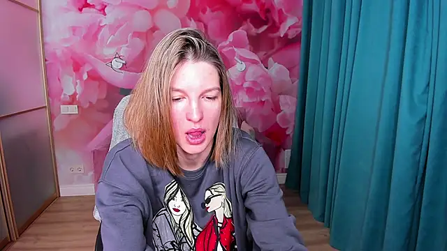 Snapshot of EmilyWalkeri chatting on February 3, 2025, 7:51 am EmilyWalkeri online show from February 3, 2025, 7:51 am
