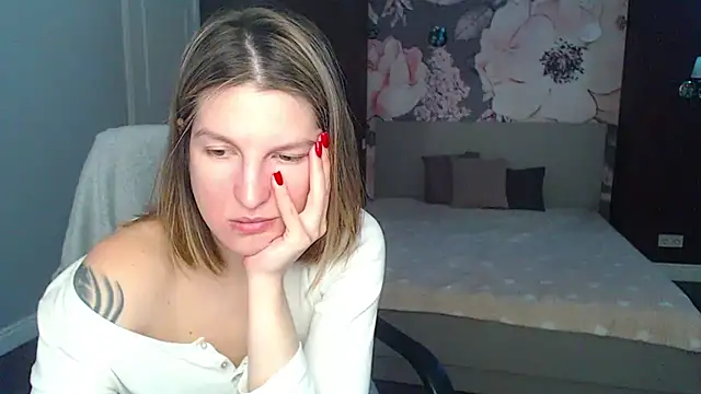 Snapshot of EmilyWalkeri chatting on February 19, 2025, 7:50 am EmilyWalkeri online show from February 19, 2025, 7:50 am