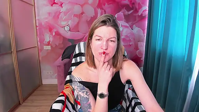 Snapshot of EmilyWalkeri chatting on February 23, 2025, 6:49 am EmilyWalkeri online show from February 23, 2025, 6:49 am