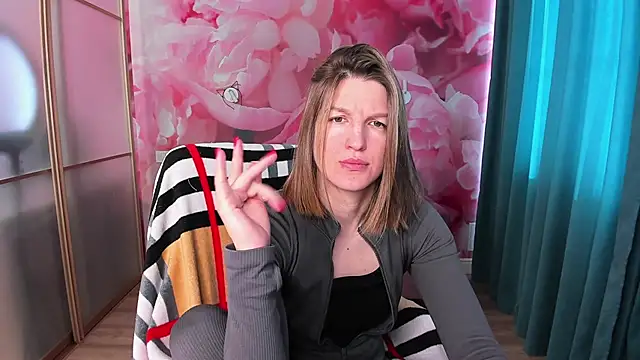Snapshot of EmilyWalkeri chatting on February 27, 2025, 8:06 am EmilyWalkeri online show from February 27, 2025, 8:06 am