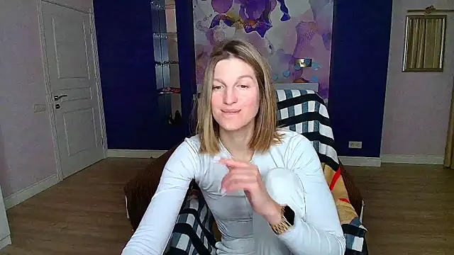 Snapshot of EmilyWalkeri chatting on March 15, 2025, 1:52 am EmilyWalkeri online show from March 15, 2025, 1:52 am