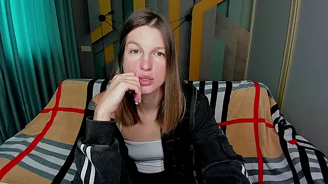 Snapshot of EmilyWalkeri chatting on November 11, 2025, 8:36 am EmilyWalkeri online show from November 11, 2025, 8:36 am