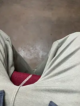 mallucutee online show from November 20, 2025, 3:50 am